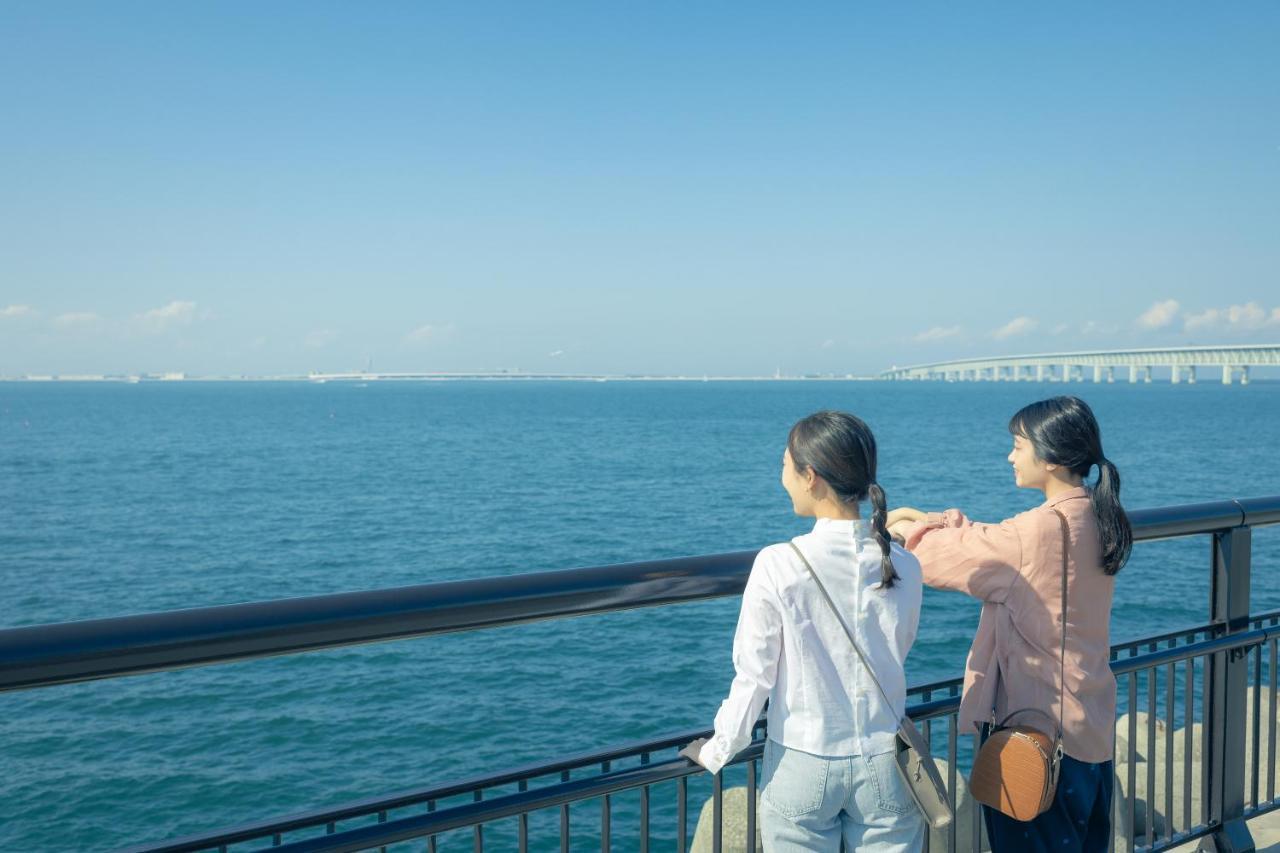 Omo Kansai Airport By Hoshino Resorts Izumisano Exterior foto View of the Akashi Kaikyō Bridge from the Akashi Kaikyō Bridge Museum